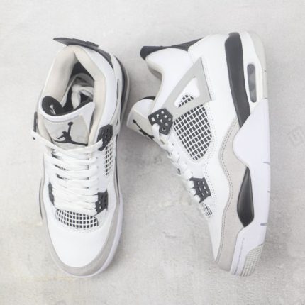 کتونی نایک ایر جردن ۴ میلیتاری بلک NIKE AIR JORDAN 4 MILITARY BLACK