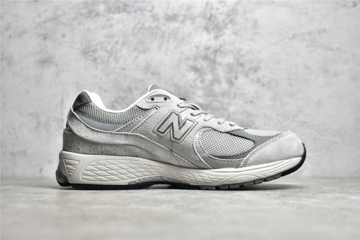 کفش رانینگ نیوبالانس ۲۰۰۲ M2002RO